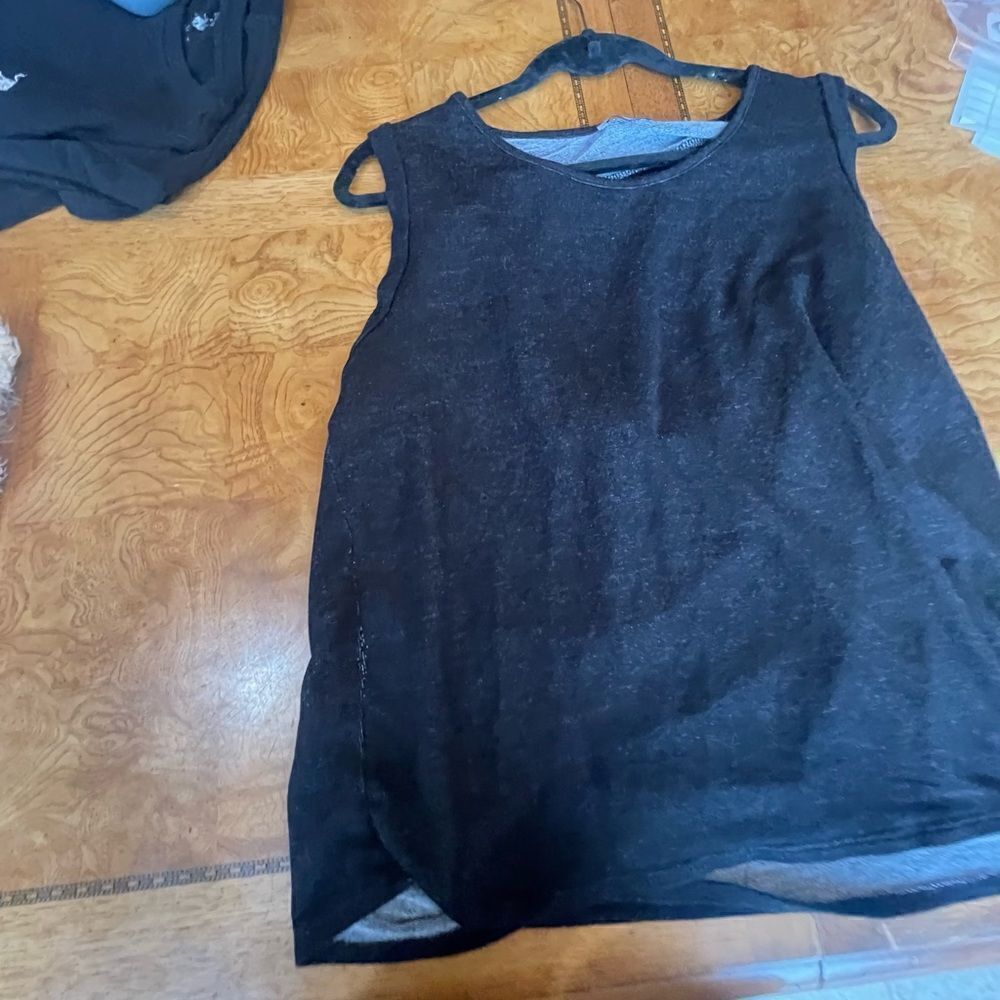 La Clef Open Back Keyhole Tank - Picture 14 of 15